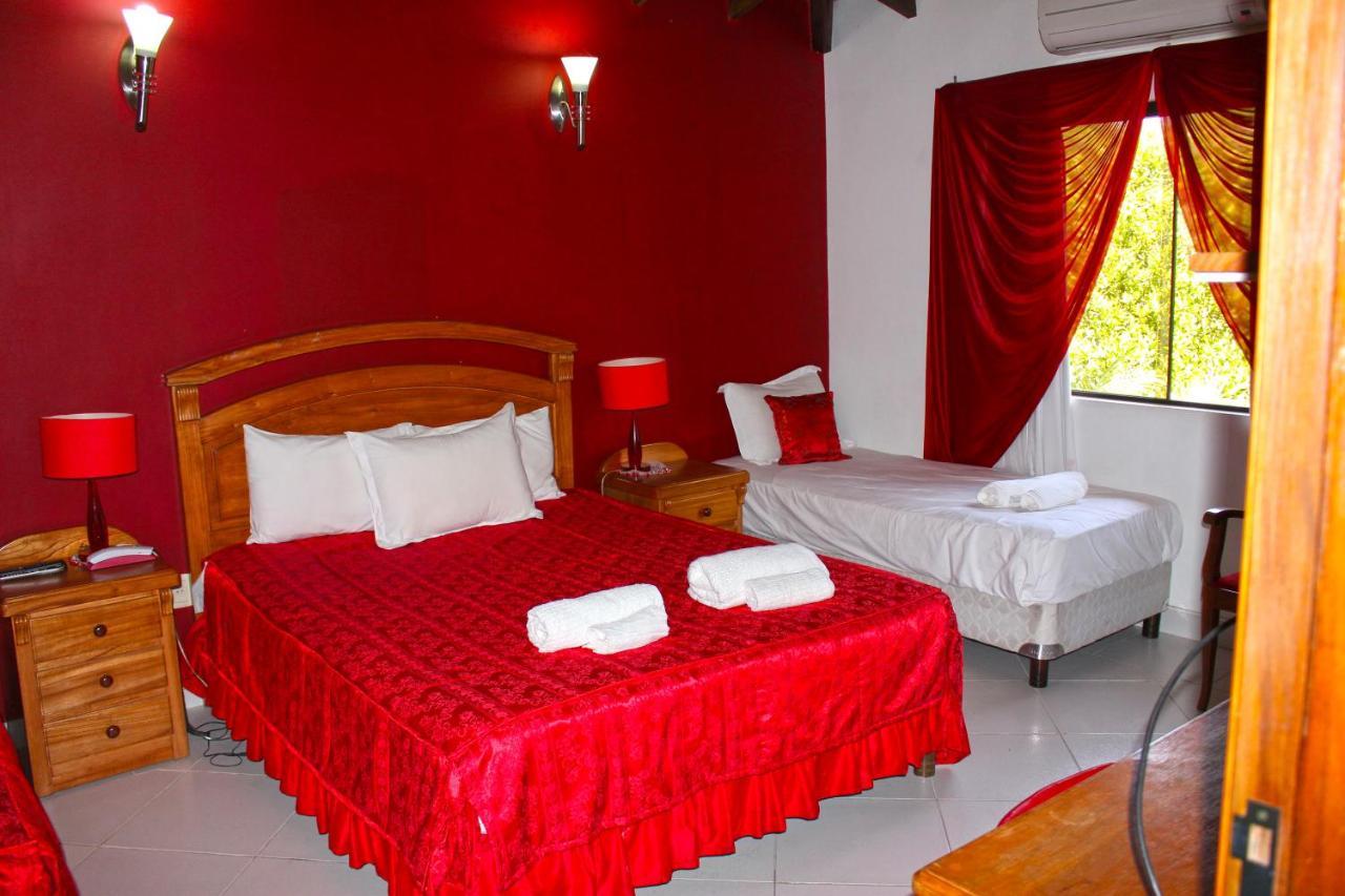 Ross Char Hotel Asuncion Exterior foto